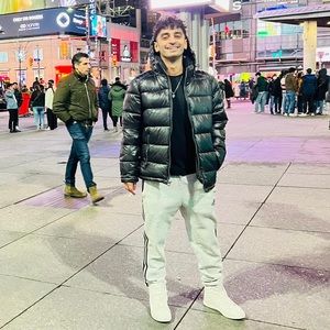 Meet your Posher, Aizaz